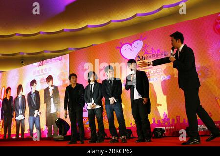 Bildnummer: 54791475  Datum: 06.01.2011  Copyright: imago/Xinhua (110107) -- BEIJING, Jan. 7, 2011 (Xinhua) -- Members of Taiwanese pop band Mayday (from 1st L to 4th L) attend a tourism promotion event in Beijing, capital of China, Jan. 6, 2010. An event was held here Thursday to promote the upcoming Kaohsiung Lantern Art Festival, a 17-day-long tourist event which is due to open in south China s Taiwan on Feb. 12, 2011. (Xinhua/Cui Xinyu) (ljh) CHINA-BEIJING-KAOHSIUNG LANTERN ART FESTIVAL-PROMOTION CONFERENCE (CN) PUBLICATIONxNOTxINxCHN Entertainment People kbdig xkg 2011 quer o0 Musik    Bi Stock Photo