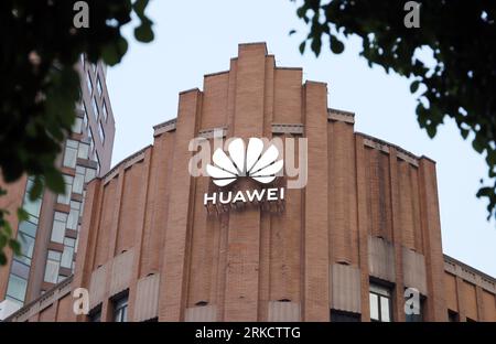 SHANGHAI, CINA - 24 AGOSTO 2023 - il flagship store Huawei Smart Home si trova a Shanghai, Cina, 24 agosto 2023. Foto Stock