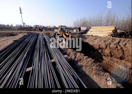 Bildnummer: 55014430 Datum: 10.03.2011 Copyright: imago/Xinhua (110311) -- LINFEN, 11 marzo 2011 (Xinhua) -- foto scattata il 10 marzo 2011, mostra il sito del Fenhe River Park, che è in rapida costruzione nella città di Linfen nella provincia dello Shanxi della Cina settentrionale. Linfen, che era una delle città più inquinate della Cina a causa delle sue industrie del carbone e del ferro, ha visto nuovamente il cielo azzurro e le acque cristalline dopo 5 anni di sforzi intensificati nel controllo dell'inquinamento. (Xinhua/fan Minda) (llp) CHINA-LINFEN-POLLUTION CONTROL (CN) PUBLICATIONxNOTxINxCHN Gesellschaft Umweltschutz kbdig xsk 2011 quer o0 Foto Stock