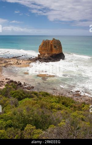 Formazione di Eagle Rock situata in prossimità della Great Ocean Road, Victoria, Australia Foto Stock