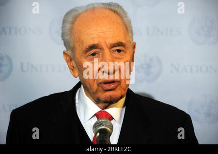 Bildnummer: 55248364  Datum: 08.04.2011  Copyright: imago/Xinhua (110408) -- NEW YORK, April 8, 2011 (Xinhua) -- Israeli President Shimon Peres speaks at a press conference at the UN headquarters in New York, the United States, April 8, 2011. Peres on Friday remained critical of Justice Richard Goldstone s refusal to fully squash a United Nations report accusing Israel of intentionally targeting civilians. (Xinhua/Bai Jie) (wjd) US-UN-ISRAEL-GOLDSTONE REPORT PUBLICATIONxNOTxINxCHN People Politik kbdig xcb xo0x 2011 quer     Bildnummer 55248364 Date 08 04 2011 Copyright Imago XINHUA  New York A Foto Stock