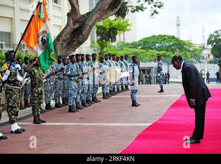 Bildnummer: 55342690  Datum: 12.05.2011  Copyright: imago/Xinhua (110512) -- ABIDJAN, May 12, 2011 (Xinhua) -- Cote d Ivoire s President Alassane Ouattara (R) attends the mourning ceremony for victims killed in the post-election violence in Abidjan, Cote d Ivoire, May 12, 2011. Cote d Ivoire authorities report that at least 3,000 lost their lives during the post-election crisis. (Xinhua/Ding Haitao) (wjd) COTE D IVOIRE-PRESIDENT-MOURNING CEREMONY-POST-ELECTION VICTIMS PUBLICATIONxNOTxINxCHN Politik People Elfenbeinküste Gedenken Trauerfeier Opfer nach der Wahl kbdig xub 2011 quer premiumd o0 T Stock Photo