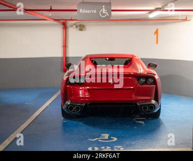 Ferrari rossa per autista disabili Foto Stock