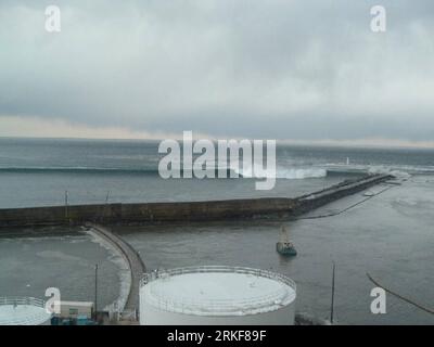 Bildnummer: 55366273 Datum: 11.03.2011 Copyright: imago/Xinhua (110519) -- TOKYO, 19 maggio 2011 (Xinhua) -- foto rilasciata da Tokyo Electric Power Co. (TEPCO) il 19 maggio 2011 mostra l'acqua che precipita nella centrale nucleare di Fukushima No.1, dopo un terremoto, a Fukushima, 11 marzo 2011. (Xinhua) (zx) JAPAN-TEPCO-FUKUSHIMA- PUBLICATIONxNOTxINxCHN Gesellschaft Erdbeben Japan Naturkatatstrophe AKW Reaktor Atomenergie kbdig xdp premiumd 2011 quer o0 Atomunfall, Reaktorunfall, Nuklearkrise, Störfall, Gau, Gebäude, Tsunami, Welle, totale Bildnummer 55366273 Data 11 Foto Stock