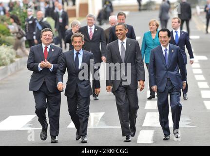 Bildnummer: 55399495  Datum: 26.05.2011  Copyright: imago/Xinhua (110526) -- DEAUVILLE, May 26, 2011 (Xinhua) -- (From L to R, front) European Commission President Jose Manuel Barroso, France s President Nicolas Sarkozy, U.S. President Barack Obama and Japan s Prime Minister Naoto Kan arrive for the G8 summit in Deauville May 26, 2011. Leaders of the Group of Eight (G8) kicked off their summit meeting focused on nuclear safety, the situation in the Arab world and partnership with Africa here on Thursday. (Xinhua/Wu Wei)(cl) FRANCE-DEAUVILLE-G8 SUMMIT PUBLICATIONxNOTxINxCHN People Politik G 8 G Stock Photo