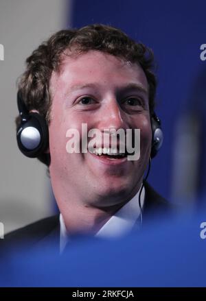 Bildnummer: 55399502 Datum: 26.05.2011 Copyright: imago/Xinhua (110526) -- DEAUVILLE, 26 maggio 2011 (Xinhua) -- il fondatore di Facebook Mark Zuckerberg partecipa ad una conferenza stampa durante il vertice del G8 a Deauville il 26 maggio 2011. I leader del gruppo degli otto (G8) hanno dato il via alla riunione al vertice sulla sicurezza nucleare, la situazione nel mondo arabo e il partenariato con l'Africa qui giovedì. (Xinhua/Gao Jing)(cl) FRANCE-DEAUVILLE-G8 SUMMIT PUBLICATIONxNOTxINxCHN People Politik G 8 Gipfel Porträt kbdig xkg 2011 hoch premiumd o0 Freude Bildnummer 55399502 Date 26 05 2011 Copyright Imago X. Foto Stock