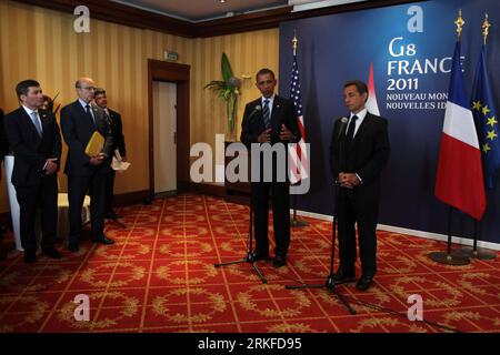 Bildnummer: 55402817 Datum: 27.05.2011 Copyright: imago/Xinhua DEAUVILLE , 27 maggio 2011 (Xinhua) - il presidente degli Stati Uniti Barack Obama (2nd R) e il presidente francese Nicolas Sarkozy (1st R) si incontrano a margine del vertice del G8, a Deauville, nel nord-ovest della Francia, il 27 maggio 2011. (Xinhua Photo/Foreign Ministry of France) (jy) DEAUVILLE-FRANCE-US-MEET PUBLICATIONxNOTxINxCHN People Politik G8 G 8 Paris kbdig xdp premiumd 2011 quer Bildnummer 55402817 Date 27 05 2011 Copyright Imago XINHUA Deauville maggio 27 2011 XINHUA Presidente degli Stati Uniti Barack Obama 2nd r e Presidente francese Nicolas Sarkozy 1st r Meet ON th Foto Stock