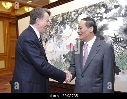 Bildnummer: 55556054  Datum: 29.06.2011  Copyright: imago/Xinhua (110629) -- BEIJING, June 29, 2011 (Xinhua) -- Chinese Vice Premier Wang Qishan (R) meets with former British Business, Innovation and Skills Secretary Peter Mandelson, in Beijing, capital of China, June 29, 2011. (Xinhua/Wang Ye) (xzj) CHINA-BEIJING-WANG QISHAN-BRITAIN-PETER MANDELSON-MEETING (CN) PUBLICATIONxNOTxINxCHN People Politik premiumd xmk x0x 2011 quer premiumd     Bildnummer 55556054 Date 29 06 2011 Copyright Imago XINHUA  Beijing June 29 2011 XINHUA Chinese Vice Premier Wang Qishan r Meets With Former British Business Stock Photo