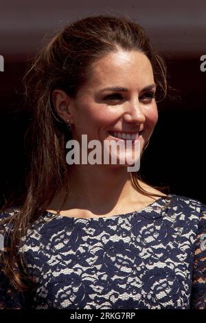 Bildnummer: 55561094  Datum: 30.06.2011  Copyright: imago/Xinhua (110701) -- OTTAWA, July 1, 2011 (Xinhua) -- Britain s Kate Middleton attends a ceremony in Ottawa, Ontario, Canada, June 30, 2011. Prince William and Kate Middleton, the Duke and Duchess of Cambridge, arrived here Thursday on their first foreign tour since they were married on April 29. (Xinhua/Christopher Pike) (ybg) CANADA-OTTAWA-BRITISH ROYAL TOUR PUBLICATIONxNOTxINxCHN People GBR England Adel Königshaus Kate Middleton xdf x0x premiumd 2011 hoch   Catherine    Bildnummer 55561094 Date 30 06 2011 Copyright Imago XINHUA  Ottawa Foto Stock