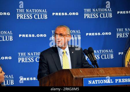 Bildnummer: 55565331  Datum: 01.07.2011  Copyright: imago/Xinhua (110702) -- WASHINGTON, July 2, 2011 (Xinhua) -- NASA Administrator Charles Bolden delivers a speech in Washington, the United States, July 1, 2011. Although next week s final space shuttle launch means the end of the 30-year-old Space Shuttle Program, the United States will continue to lead in space exploration for at least half an century, NASA Administrator Charles Bolden said Friday. (Xinhua/Ren Haijun) (lyx) U.S.-WASHINGTON-NASA HEAD-SPACE EXPLORATION PUBLICATIONxNOTxINxCHN People Politik xda x0x premiumd 2011 quer     Bildn Stock Photo