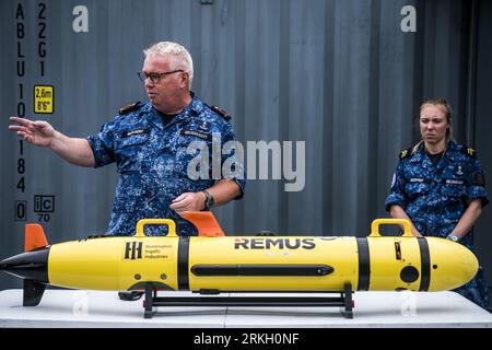 DELFZIJL - spettacolo statico squadre internazionali di immersione e servizio di smaltimento esplosivo Ordnance durante le contromisure internazionali contro le mine e l'esercitazione di protezione del porto Sandy Coast 23. L'esercizio si svolge nel Mare del Nord sopra le isole Wadden e nel porto di Delfzijl. ANP SIESE VEENSTRA netherlands OUT - belgium OUT Foto Stock