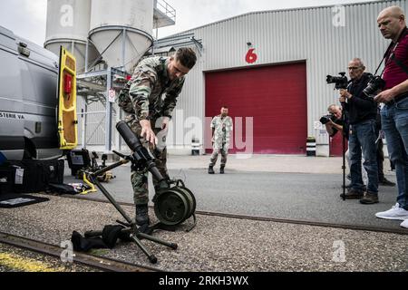 DELFZIJL - spettacolo statico squadre internazionali di immersione e servizio di smaltimento esplosivo Ordnance durante le contromisure internazionali contro le mine e l'esercitazione di protezione del porto Sandy Coast 23. L'esercizio si svolge nel Mare del Nord sopra le isole Wadden e nel porto di Delfzijl. ANP SIESE VEENSTRA netherlands OUT - belgium OUT Foto Stock