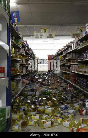 Bildnummer: 55818842 Datum: 23.08.2011 Copyright: imago/Xinhua (110824) -- WASHINGTON, 24 agosto 2011 (Xinhua) -- il mercato di Miller è mostrato danneggiato dal terremoto del 5,8 che è il più grande terremoto che ha colpito la Virginia dal 1897 a Mineral, Virginia, Stati Uniti, il 23 agosto 2011. Un terremoto di magnitudo 5,8 ha colpito la costa orientale degli Stati Uniti martedì pomeriggio e si è sentito a Washington D. C., New York City, North Carolina e anche a Toronto, Canada.(Xinhua/Wang Fengfeng)(wn) U.S.-EARTHQUAKE-VIRGINIA PUBLICATIONxNOTxINxCHN Gesellschaft Erdbeben USA Schäden premiumd xns x0x 2011 hoch Bild Foto Stock