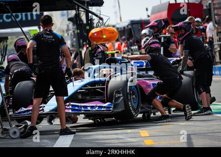 10 GASLY Pierre (fra), Alpine F1 Team A523, pitlane d'azione durante il Gran Premio d'Olanda di Formula 1 2023, tredicesima prova del Campionato del mondo di Formula 1 2023 dal 25 al 28 agosto 2023 sul circuito di Zandvoort, a Zandvoort, Paesi Bassi Foto Stock