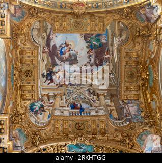 GENOVA, ITALIA - 6 MARZO 2023: Affresco dell'Assunzione in presbiterio della chiesa Basilica della Santissima Annunziata del Vastato di Andrea Ansaldo Foto Stock