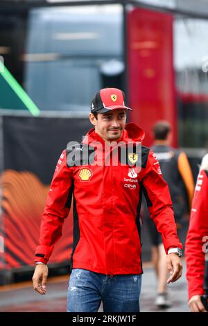 Zandvoort, Mezzolombardo, Paesi Bassi. 24 agosto 2023. CHARLES LECLERC di Monaco e Scuderia Ferrari è visto durante i preparativi del Gran Premio d'Olanda di Formula 1 FIA 2023 sul circuito Zandvoort di Zandvoort, nei Paesi Bassi. (Immagine di credito: © Daisy Facinelli/ZUMA Press Wire) SOLO USO EDITORIALE! Non per USO commerciale! Foto Stock