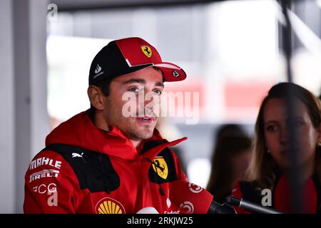 Zandvoort, Mezzolombardo, Paesi Bassi. 24 agosto 2023. CHARLES LECLERC di Monaco e Scuderia Ferrari è visto durante i preparativi del Gran Premio d'Olanda di Formula 1 FIA 2023 sul circuito Zandvoort di Zandvoort, nei Paesi Bassi. (Immagine di credito: © Daisy Facinelli/ZUMA Press Wire) SOLO USO EDITORIALE! Non per USO commerciale! Foto Stock