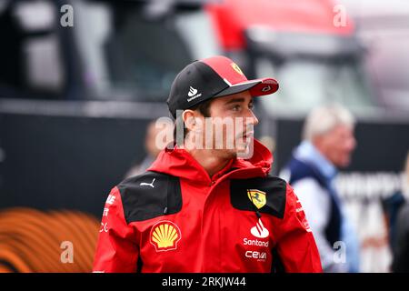 Zandvoort, Mezzolombardo, Paesi Bassi. 24 agosto 2023. CHARLES LECLERC di Monaco e Scuderia Ferrari è visto durante i preparativi del Gran Premio d'Olanda di Formula 1 FIA 2023 sul circuito Zandvoort di Zandvoort, nei Paesi Bassi. (Immagine di credito: © Daisy Facinelli/ZUMA Press Wire) SOLO USO EDITORIALE! Non per USO commerciale! Foto Stock