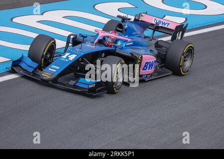 ZANDVOORT, PAESI BASSI - AGOSTO 25: Jack Doohan (pilota dell'Accademia Alpina) dell'Invicta Virtuosi Racing Formula 2 prove libere durante la Formula 1 a C Foto Stock