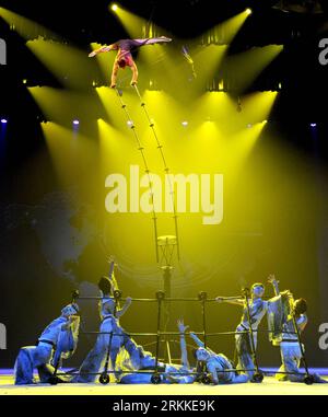 Bildnummer: 56231201  Datum: 30.10.2011  Copyright: imago/Xinhua (111030) -- SHIJIAZHUANG, Oct. 30, 2011 (Xinhua) -- Actors from China National Acrobatic Troupe perform during the closing ceremony of the 13th Wuqiao International Acrobatics Art Festival of China in Shijiazhuang, capital of north China s Hebei Province, Oct. 30, 2011. More than 200 acrobats from 17 countries and regions attended the festival, which ended here on Sunday. (Xinhua/Yang Shiyao) (ly) CHINA-SHIJIAZHUANG-ACROBATICS-FESTIVAL-CLOSE (CN) PUBLICATIONxNOTxINxCHN Gesellschaft Entertainment Akrobatik Festival x0x xtm 2011 ho Stock Photo