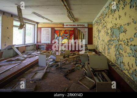 Classe abbandonata presso la Scuola di Duga radar Village - Chernobyl Exclusion zone, Ucraina Foto Stock