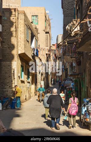 Cairo, Egitto, Africa. 16 ottobre 2019. Scena di strada in un quartiere del Cairo. Foto Stock