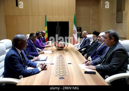 Johannesburg, Gauteng, Sudafrica. 24 agosto 2023. Il presidente iraniano Ebrahim Raisi (3R) incontra il presidente senegalese Macky Sall (2L) nell'ambito del 15° vertice BRICS. (Immagine di credito: © Presidenza iraniana via ZUMA Press Wire) SOLO USO EDITORIALE! Non per USO commerciale! Foto Stock