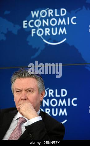 Bildnummer: 56982133 Datum: 28.01.2012 Copyright: imago/Xinhua (120128) -- DAVOS, 28 gennaio 2012 (Xinhua) -- Karel De Gucht, Commissario per il commercio della Commissione europea, guarda durante la sessione dopo Doha: The Future of Global Trade alla riunione annuale 2012 del World Economic Forum presso il centro congressi di Davos, Svizzera, 28 gennaio 2012. (Xinhua/World Economic Forum/ Remy Steinegger) (solo per uso editoriale, senza uso commerciale, senza archivio, non in vendita) SVIZZERA-DAVOS-WEF PUBLICATIONxNOTxINxCHN People Wirtschaft Politik Wirtschaftsforum Weltwirtschaftsforum Porträt xjh x0x premiu Foto Stock