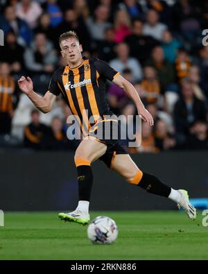 Liam Delap di Hull City in azione durante la partita del campionato Sky Bet allo stadio MKM di Hull. Data immagine: Venerdì 25 agosto 2023. Foto Stock