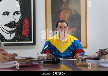 Bildnummer: 57368689  Datum: 11.03.2012  Copyright: imago/Xinhua (120312) -- HAVANA, March 12, 2012 (Xinhua) -- Image provided by Venezuela s Presidency shows the Venezuelan President Hugo Chavez during a special program of television in Havana, Cuba, on March 11, 2012. Hugo Chavez has stayed in Cuba for two weeks recovering, after arriving Havana for a third time to undertake a new surgery to treat cancer discovered in June 2011. (Xinhua/Venezuela s Presidency) (axy) CUBA-HAVANA-VENEZUELA-CHAVEZ PUBLICATIONxNOTxINxCHN People Politik premiumd xbs x0x 2012 quer      57368689 Date 11 03 2012 Cop Stock Photo