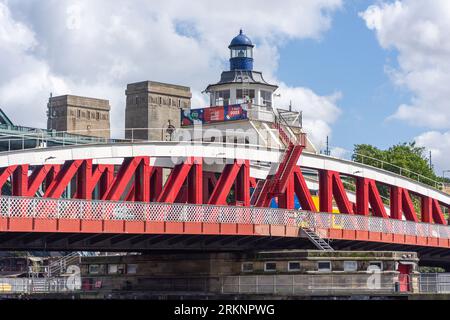 The Swing Bridge over River Tyne, Bridge Street, Newcastle upon Tyne, Tyne and Wear, Inghilterra, Regno Unito Foto Stock