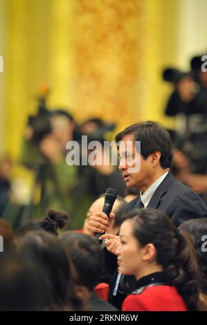 Bildnummer: 57408326 Datum: 14.03.2012 Copyright: imago/Xinhua (120314) -- PECHINO, 14 marzo 2012 (Xinhua) -- un giornalista solleva domande al Premier cinese Wen Jiabao durante una conferenza stampa dopo la riunione conclusiva della Quinta sessione dell'11° Congresso Nazionale del popolo (NPC) presso la sala grande del a Pechino, capitale della Cina, il 14 marzo 2012. (Xinhua/Huang Jingwen) (llp) (DUE SESSIONI)CINA-PECHINO-NPC-CONFERENZA STAMPA-PREMIER (CN) PUBLICATIONxNOTxINxCHN Politik Nationaler Volkskongress giornalista Gesellschaft Arbeitswelten xbs x0x 2012 canali 57408326 Data 14 03 2012 Copyr Foto Stock