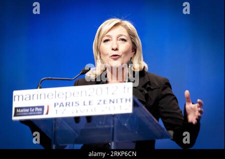 Bildnummer: 57910936 Datum: 17.04.2012 Copyright: imago/Xinhua (120418) - PARIGI, 18 aprile 2012 (Xinhua) --candidato presidenziale francese e leader del fronte Nazionale (FN) Marine le Pen tiene un discorso sul palco allo Zenith di Parigi durante una manifestazione a Parigi, in Francia, 17 aprile 2012. Gli ultimi sondaggi la collocano al terzo posto solo pochi giorni prima delle elezioni presidenziali francesi.(Xinhua/Etienne Laurent) FRANCE-PARIS-FN-LE PEN-CAMPAIGN PUBLICATIONxNOTxINxCHN People Politik xda x0x premiumd Wahl Wahlkampf Präsidentschaftswahl 2012 quer 57910936 Data 17 04 2012 Copyright Imago XINHUA Parigi aprile 18 2 Foto Stock