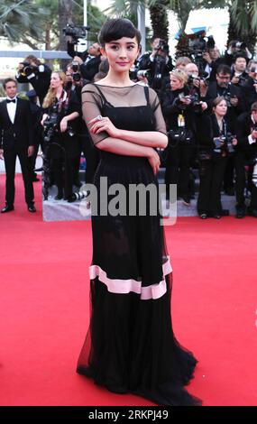 Bildnummer: 58004898 Datum: 18.05.2012 Copyright: imago/Xinhua (120518) -- CANNES, 18 maggio 2012 (Xinhua) -- l'attrice cinese Yang mi partecipa alla prima di Madagascar 3: Europe S Most Wanted durante il 65° Festival di Cannes, Francia meridionale, 18 maggio 2012. (Xinhua/Gao Jing) FRANCIA-CANNES-FILM FESTIVAL-MADAGASCAR 3: EUROPE S MOST WANTED PUBLICATIONxNOTxINxCHN People Kultur Entertainment Film Film Film Festival Filmfestspiele 65 xda x0x premiumd 2012 hoch 58004898 Data 18 05 2012 Copyright Imago XINHUA Cannes 18 maggio 2012 XINHUA l'attrice cinese Yang mi partecipa alla Premiere di MADAGASCAR 3 EU Foto Stock