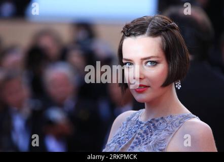 Bildnummer: 58022893  Datum: 23.05.2012  Copyright: imago/Xinhua (120523) -- CANNES, May 23, 2012 (Xinhua) -- French actress Roxane Mesquida arrives on the red carpet for the premiere of the film On The Road at the 65th Cannes Film Festival in Cannes, southern France, May 23, 2012. (Xinhua/Gao Jing) FRANCE-CANNES-FILM FESTIVAL-ON THE ROAD-PREMIERE PUBLICATIONxNOTxINxCHN Kultur Entertainment People Film 65. Internationale Filmfestspiele Cannes Filmpremiere Premiere Porträt xns x0x 2012 quer      58022893 Date 23 05 2012 Copyright Imago XINHUA  Cannes May 23 2012 XINHUA French actress Roxane Mes Stock Photo