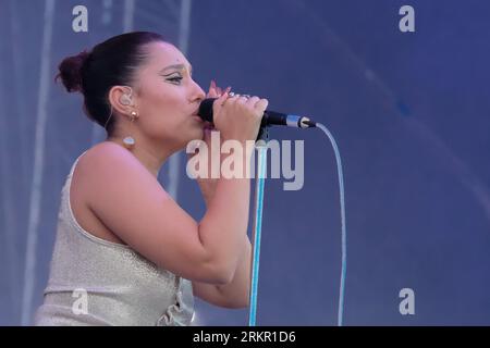 Portsmouth, Regno Unito. 25 agosto 2023. Rachel Agatha Keen, conosciuta con il suo nome d'arte Raye, si esibisce dal vivo sul palco del Victorious Festival. (Foto di Dawn Fletcher-Park/SOPA Images/Sipa USA) credito: SIPA USA/Alamy Live News Foto Stock