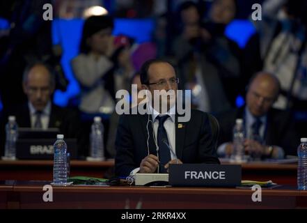 Bildnummer: 58117658 Datum: 18.06.2012 Copyright: imago/Xinhua (120619) - LOS CABOS, 19 giugno 2012 (Xinhua) - il presidente francese Francois Hollande attende l'inizio della cerimonia di apertura del summit del gruppo dei 20 (G20) a Los Cabos, Messico, il 18 giugno 2012. (Xinhua/David de la Paz)(zyw) MESSICO-LOS CABOS-G20 SUMMIT-CERIMONIA DI APERTURA PUBLICATIONxNOTxINxCHN People Politik Gipfel Gipfeltreffen G20 G 20 xns x0x 2012 quer premiumd 58117658 Data 18 06 2012 Copyright Imago XINHUA Los Cabos 19 giugno 2012 XINHUA Presidente francese Francois Hollande attende l'INIZIO della CER di apertura Foto Stock