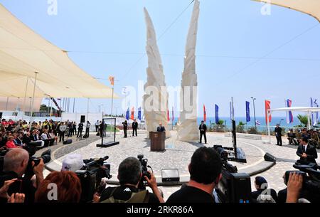 Bildnummer: 58147423  Datum: 25.06.2012  Copyright: imago/Xinhua (120625) -- NETANYA, June 25, 2012.(Xinhua) -- Russian President Vladimir Putin makes a speech during visiting Victory Monument in Netanya, north Israel, on June 25, 2012. Russian President Vladimir Putin began visiting Israel Monday. Before his travelling to Jerusalem to meet Israeli politicians, he stoped in Israeli coastal city Netanya to visit a monument honoring the soldiers of the old Soviet Union s red army that fought against Germany in World War II. (Xinhua/Yin Dongxun)(msq) ISRAEL-RUSSIA-PRESIDENT-VISIT PUBLICATIONxNOTx Stock Photo