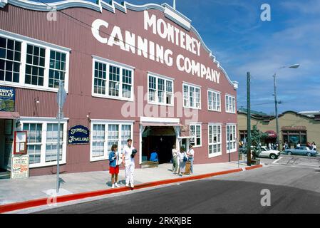 Monterey Canning Company, edificio storico di Cannery Row, Monterey, California, USA Foto Stock