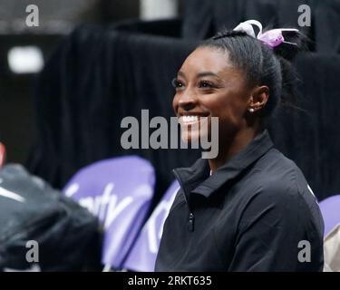 San Jose, California, USA. 25 agosto 2023. Simone Biles (224) prima della competizione agli Xfinity U.S. Gymnastics Championships 2023 al SAP Center di San Jose, California, venerdì 25 agosto 2023. (Immagine di credito: © David G. McIntyre/ZUMA Press Wire) SOLO USO EDITORIALE! Non per USO commerciale! Foto Stock