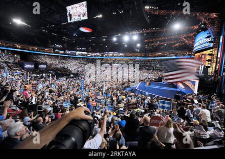 Bildnummer: 58431224  Datum: 04.09.2012  Copyright: imago/Xinhua (120905) -- CHARLOTTE, Sep. 5, 2012 (Xinhua) -- Delegates cheer as Julian Castro, mayor of San Antonio, delivered a keynote speech during the opening of the Democratic National Convention (DNC) at the Time Warner Cable Arena in Charlotte, North Carolina, the United States, Sept. 4, 2012. The U.S. Democratic Party on Tuesday kicked off its 2012 National Convention in Charlotte, North Carolina, which will nominate President Barack Obama as the party s presidential candidate. (Xinhua/Zhang Jun) (srb) U.S.-CHARLOTTE-DEMOCRATIC CONVEN Stock Photo