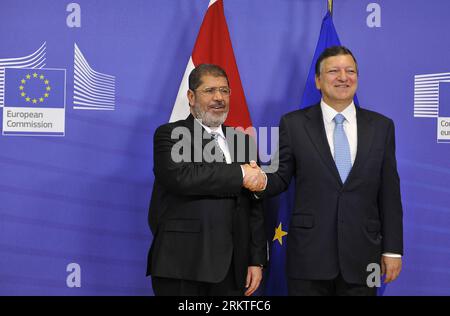 Bildnummer: 58466886  Datum: 13.09.2012  Copyright: imago/Xinhua (120913) -- BRUSSELS, Sept. 13, 2012 (Xinhua) -- European Commission President Jose Manuel Barroso (R) meets with visiting President of Egypt Mohamed Morsi at EU headquarters in Brussels, capital of Belgium, Sept. 13, 2012. (Xinhua/Ye Pingfan) BELGIUM-EU-EGYPT-PRESIDENT-VISIT PUBLICATIONxNOTxINxCHN Politik people premiumd x0x xac 2012 quer      58466886 Date 13 09 2012 Copyright Imago XINHUA  Brussels Sept 13 2012 XINHUA European Commission President Jose Manuel Barroso r Meets With Visiting President of Egypt Mohamed Morsi AT EU Stock Photo