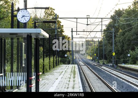 VOERENDAAL - la pista tra Heerlen e Valkenburg dove ProRail ha rimosso un set di tasso. I castelli si trovavano nell'argine ferroviario e minacciavano di rendere instabile la ferrovia. A causa del lavoro, nessun treno ha corso sul percorso per quasi un mese. ANP MARCEL VAN HOORN paesi bassi Out - belgio Out credito: ANP/Alamy Live News Foto Stock