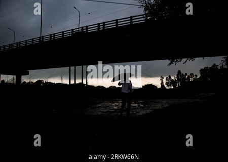 Foto esclusiva del Rainy Day, cielo nuvoloso, questa immagine è stata scattata il 14 settembre 2022, da Ruhitpur, Bangladesh Foto Stock