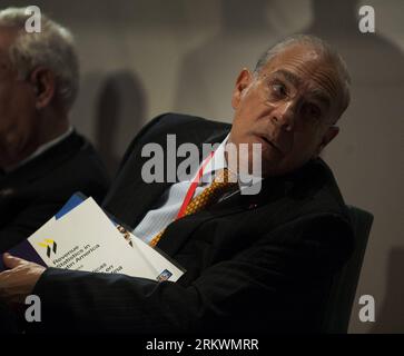 Bildnummer: 58710645  Datum: 16.11.2012  Copyright: imago/Xinhua (121116) -- MADRID, Nov. 16, 2012 (Xinhua) -- Jose Angel Gurria, the Secretary General of the Organization for Economic Cooperation and Development (OECD), addresses the 2012 Ibero-American Summit in Cadiz, Spain, on Nov. 16, 2012. The 2012 Ibero-American Summit kicked off in the Spanish city of Cadiz on Friday to focus on the ongoing economic crisis and the need for Spain and Portugal to boost their investment in Latin America. (Xinhua/Xie Haining) (lr) SPAIN-CADIZ-THE 2012 IBERO-AMERICAN SUMMIT PUBLICATIONxNOTxINxCHN Politik pe Stock Photo