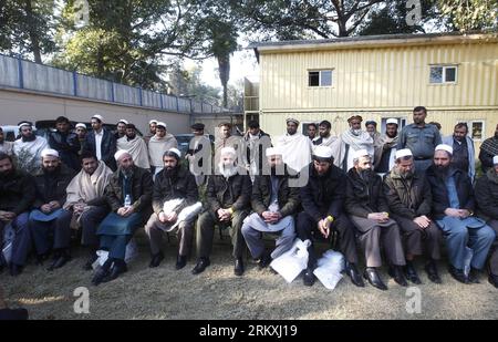 Bildnummer: 58962070  Datum: 03.01.2013  Copyright: imago/Xinhua (130103) -- NANGARHAR, Jan. 3, 2013 (Xinhua) -- Former Taliban prisoners attend a ceremony in Nangarhar province of eastern Afghanistan, on Jan. 3, 2013. A total of 20 Taliban prisoners were released from Bagram Prison, formerly controlled by the U.S. forces in the country. Their release was secured in the mediation of Afghan High Peace Council, a committee in charge of brokering peace with the Taliban, official said on Thursday. (Xinhua/Tahir Safi)(zcc) AFGHANISTAN-NANGARHAR-TALIBAN PRISONERS-FREE PUBLICATIONxNOTxINxCHN Politik Stock Photo