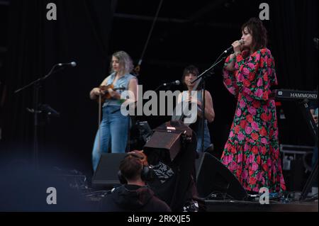 Londra, Regno Unito. 25 agosto 2023. Angel Olsen si esibisce all'All Points Festival di East London. Cristina Massei/Alamy Live News Foto Stock