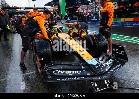 04 NORRIS Lando (gbr), McLaren F1 Team MCL60, pitlane d'azione durante il Gran Premio d'Olanda di Formula 1 2023 di Heineken, tredicesima prova del Campionato del mondo di Formula 1 2023 dal 25 al 28 agosto 2023 sul circuito di Zandvoort, a Zandvoort, Paesi Bassi Foto Stock
