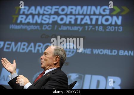 (130118) -- WASHINGTON D.C., 18 gennaio 2013 (Xinhua) -- il sindaco di New York Michael Bloomberg partecipa alla conferenza annuale Transforming Transportation alla Banca Mondiale a Washington D.C., capitale degli Stati Uniti, 18 gennaio 2013. (Xinhua/Wang Yiou) US-WASHINGTON-WORLD BANK-CONFERENCE PUBLICATIONxNOTxINxCHN 130118 Washington D C Jan 18 2013 XINHUA New York City Mayor Michael Bloomberg partecipa alla conferenza annuale sui trasporti trasformanti PRESSO la Banca Mondiale di Washington D C capitale degli Stati Uniti Jan 18 2013 XINHUA Wang Yiou U.S. Washington World Bank Conference PUBLICATIONXNOTXI Foto Stock