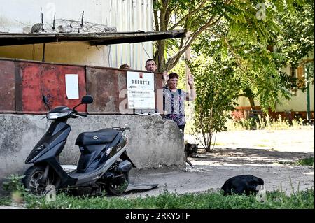 Non esclusiva: REGIONE di ZAPORIZHZHIA, UCRAINA - 22 AGOSTO 2023 - residenti locali di Huliaipole, regione di Zaporizhzhia, Ucraina sud-orientale Foto Stock